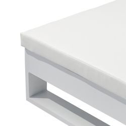 Solstol i aluminium och vitt tyg, 80 x 190 x 38 cm | Nyland