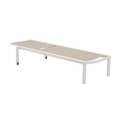 Solstol i aluminium och textil i vitt och taupe, 75 x 200 x 34 cm | bangor