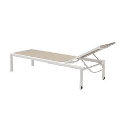 Solstol i aluminium och textil i vitt och taupe, 75 x 200 x 34 cm | bangor