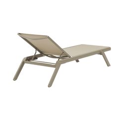 Solstol i aluminium och textil i taupe, 72 x 198 x 35 / 101 cm | Köpcenter