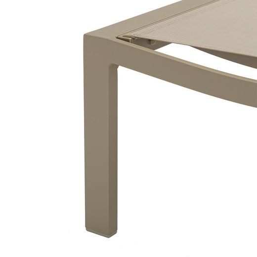 Solstol i aluminium och textil i taupe, 75 x 200 x 34 cm | bangor