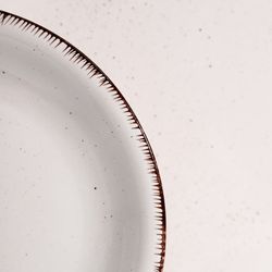 Service de vaisselle complet en grès blanc/marron 18 pièces