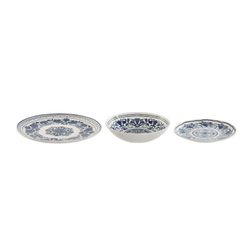 18-piece porcelain dinnerware set in blue and white | Ethnic
