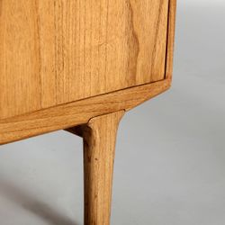 Vitrina de madera en marrón natural, 80 x 40 x 160 cm | Kamenz