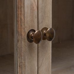 Monter i trä och glas, 120 x 40 x 194 cm